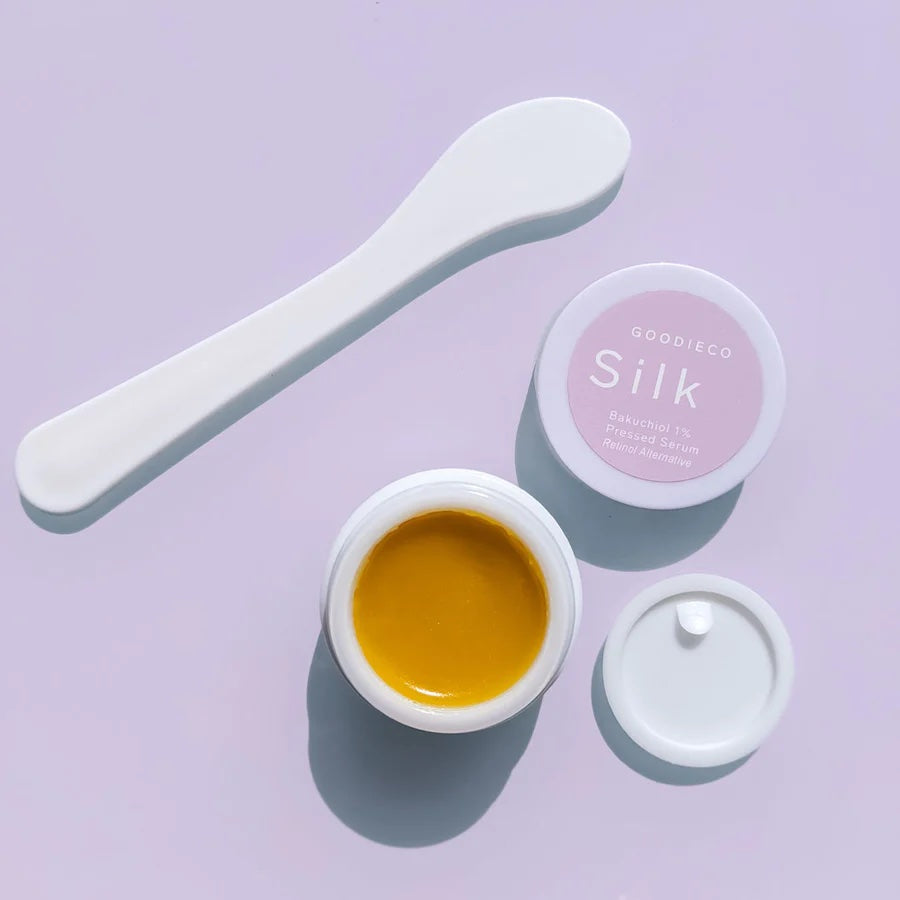 The all-natural alternative to retinol: why our customers are loving our new Silk Pressed Bakuchiol Serum.